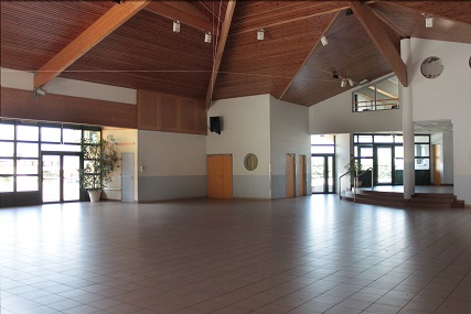Intérieur de la salle des fêtes de Cornier